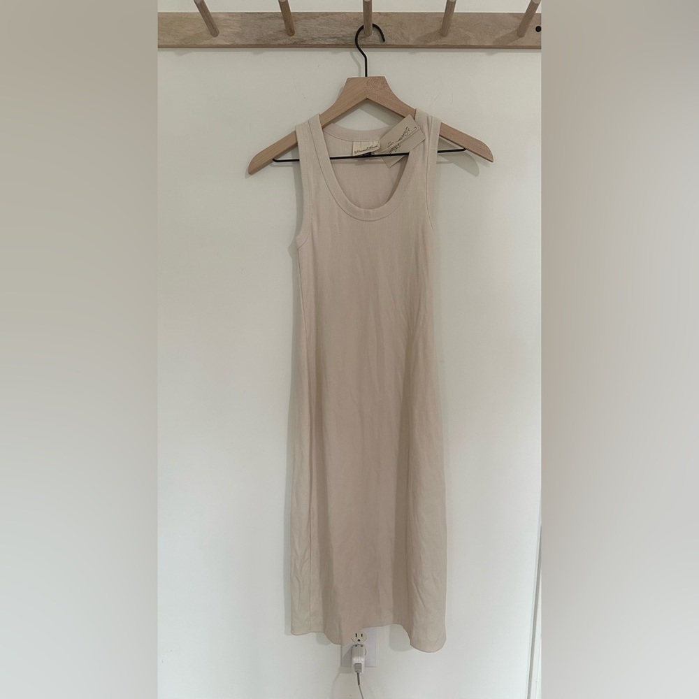 NWT! Universal thread dress
